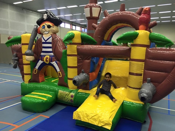 partylife-Multiplay Piratenboot L-springkasteel