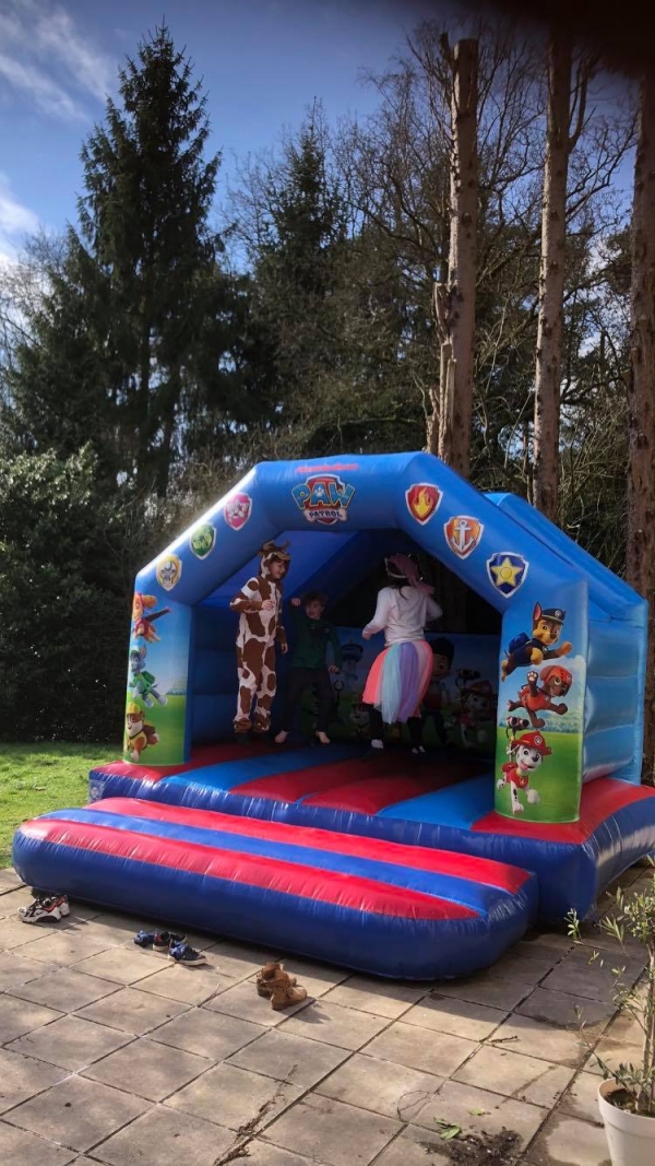 partylife-springkasteel-paw-patrol-huren